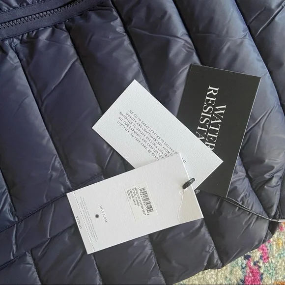 UGG Felton Puffer Vest - Picture 3 of 7